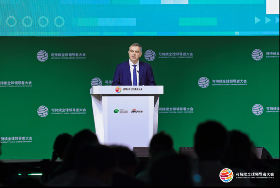 牛来了 新开发银行罗曼博士：从中国机场光伏到广西生态修复，一个多边银行的绿色投资实践